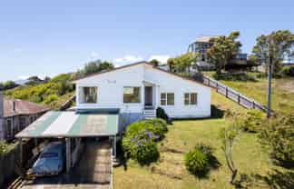 25 Miles Crescent, Newlands