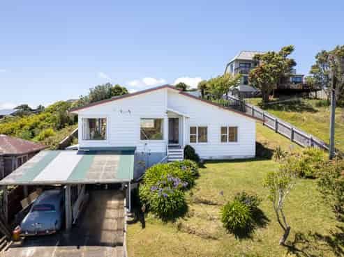 25 Miles Crescent, Newlands