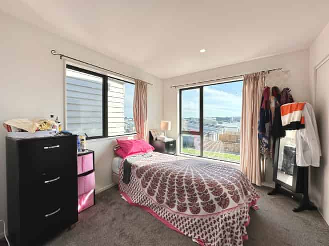 30 Parahau Road , Takanini