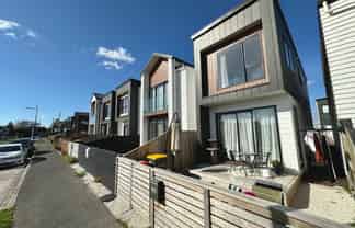 30 Parahau Road , Takanini