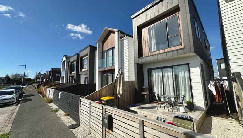 30 Parahau Road , Takanini