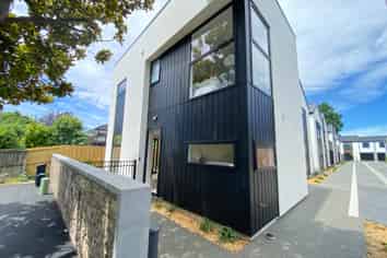 17/130 Holly Road, Saint Albans