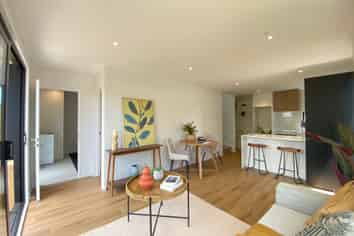 17/130 Holly Road, Saint Albans