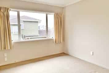 5 Ravine Lane , Albany