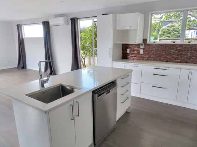 42 Outram Grove, Kelson