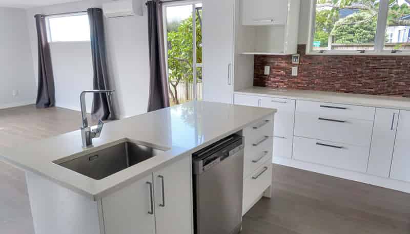 42 Outram Grove, Kelson