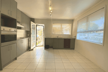 1/28 Royal View Road, Te Atatu South