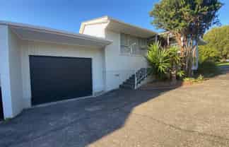 1/28 Royal View Road, Te Atatu South