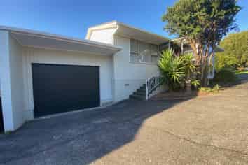 1/28 Royal View Road, Te Atatu South