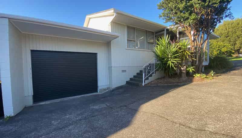 1/28 Royal View Road, Te Atatu South