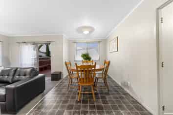 2/8 Martha Lane, Clendon Park