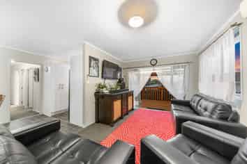 2/8 Martha Lane, Clendon Park