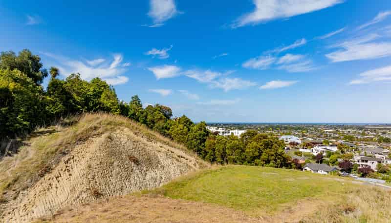 14 Ridgeway Tce, Taradale