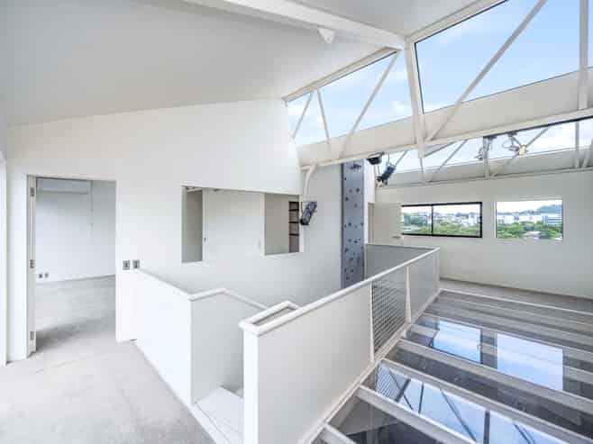 ICONIC CHARACTER TROPHY
