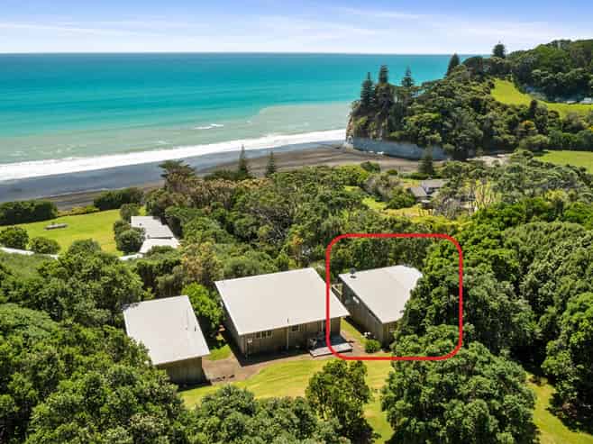 37/30 Beach Road, Waiiti