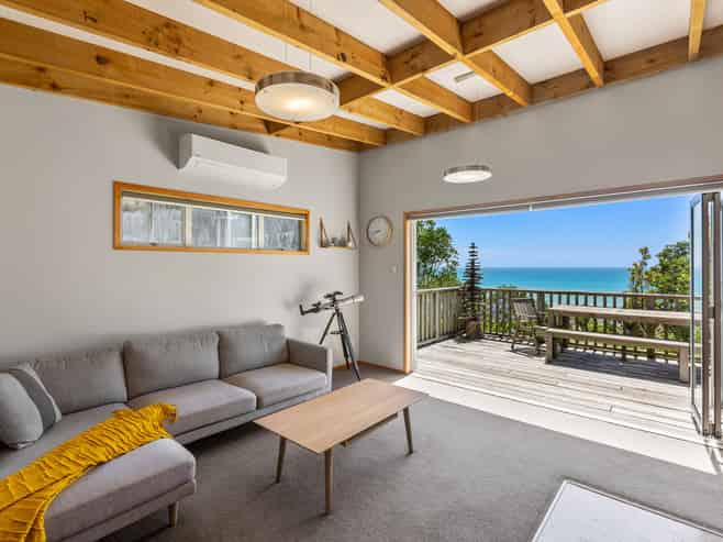 37/30 Beach Road, Waiiti