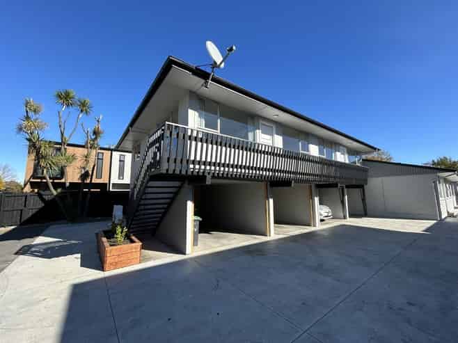 2/93 Springfield Road , Saint Albans