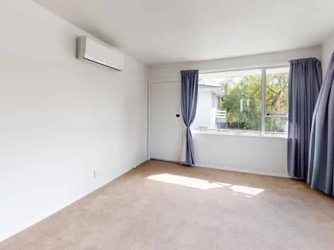 2/93 Springfield Road , Saint Albans