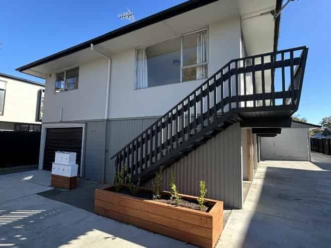 2/93 Springfield Road , Saint Albans