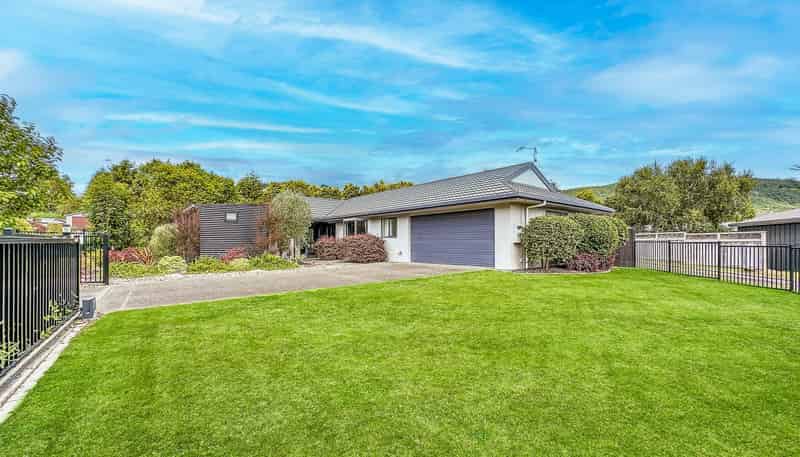 10 Yasmin Lane, Kinloch