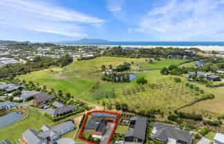 10 Park Crescent, Mangawhai Heads
