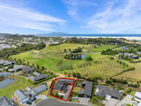 10 Park Crescent, Mangawhai Heads