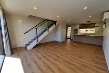 3/200 Main North Road, Redwood