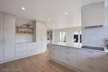 40 Churchill Avenue, Allenton