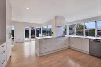 40 Churchill Avenue, Allenton