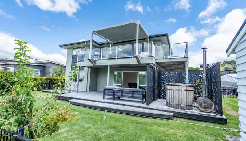 100 Estuary View, Whangamata