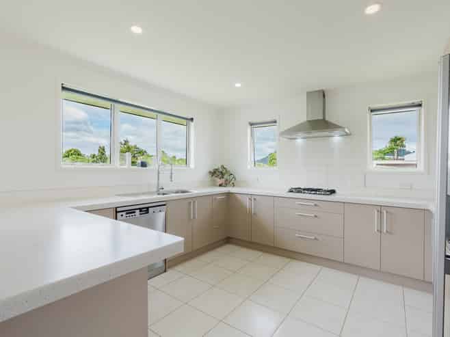 100 Estuary View, Whangamata