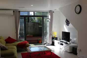 34 Saintly Lane, Avondale