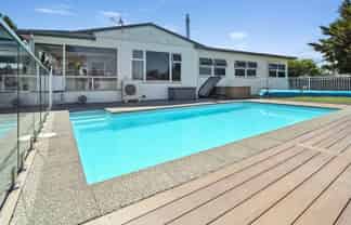 915 Harding Road, Camberley