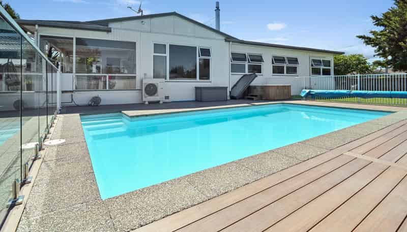 915 Harding Road, Camberley