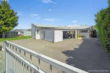 915 Harding Road, Camberley