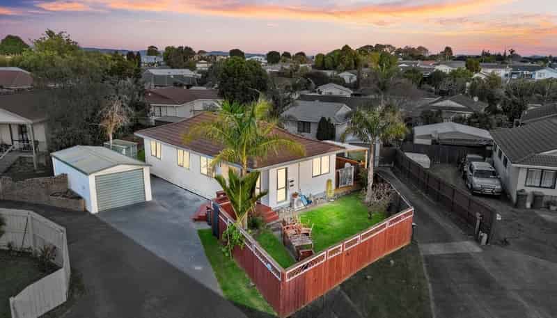 2/8 Martha Lane, Clendon Park