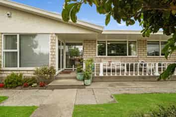 1 Pemberton Drive, Darfield