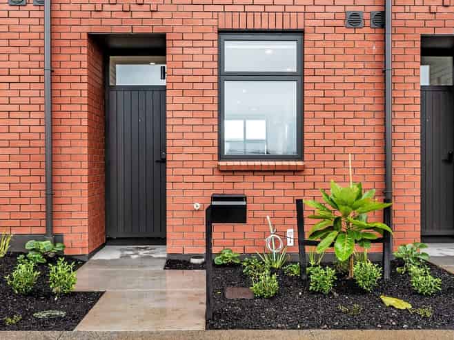 19 Raukohekohe Road, Wiri