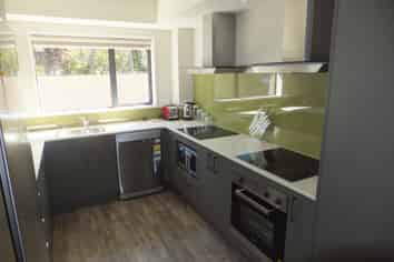 R4/76A Peer St, Upper Riccarton