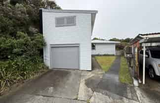 13 Jane Grove, Paparangi