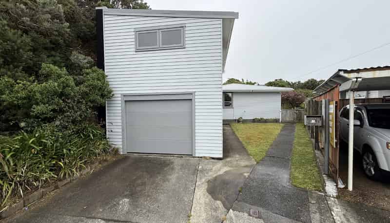 13 Jane Grove, Paparangi