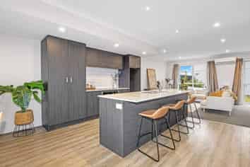 4 Tippet Crescent, Wigram