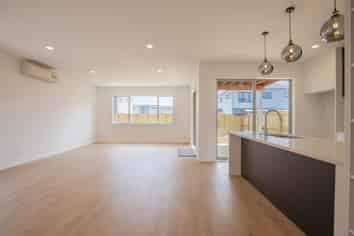 4 Toanui Road, Hobsonville