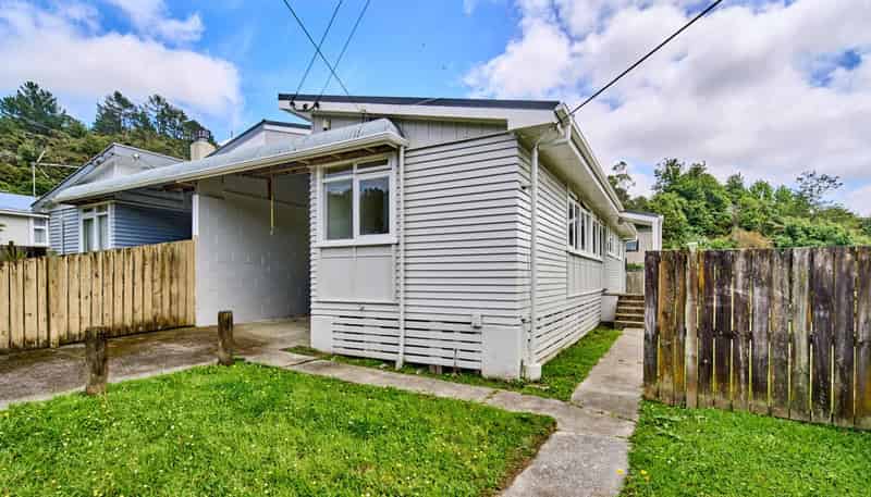 24 Hanson Grove, Stokes Valley