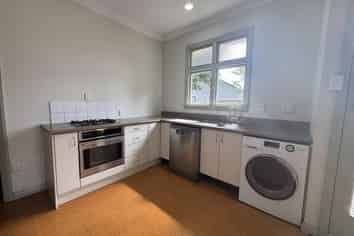 17 Wallath Road, Westown