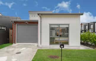 42 Clayden Shuttleworth Street, Papakura