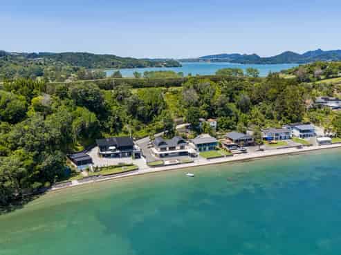 42 Manganese Point Road, Tamaterau