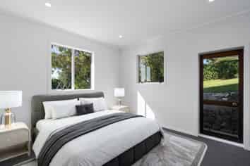 53 Heron Avenue East, Matua