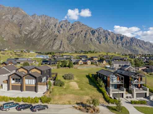 5 Rannoch Drive, Jacks Point