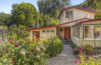 21 Airlie Street, Glenduan